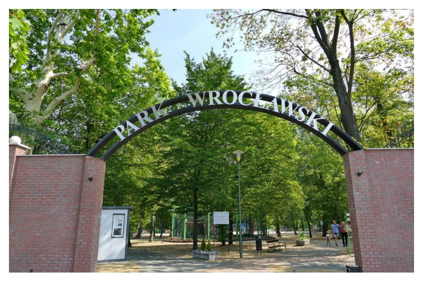 Park Wrocławski - brama główna